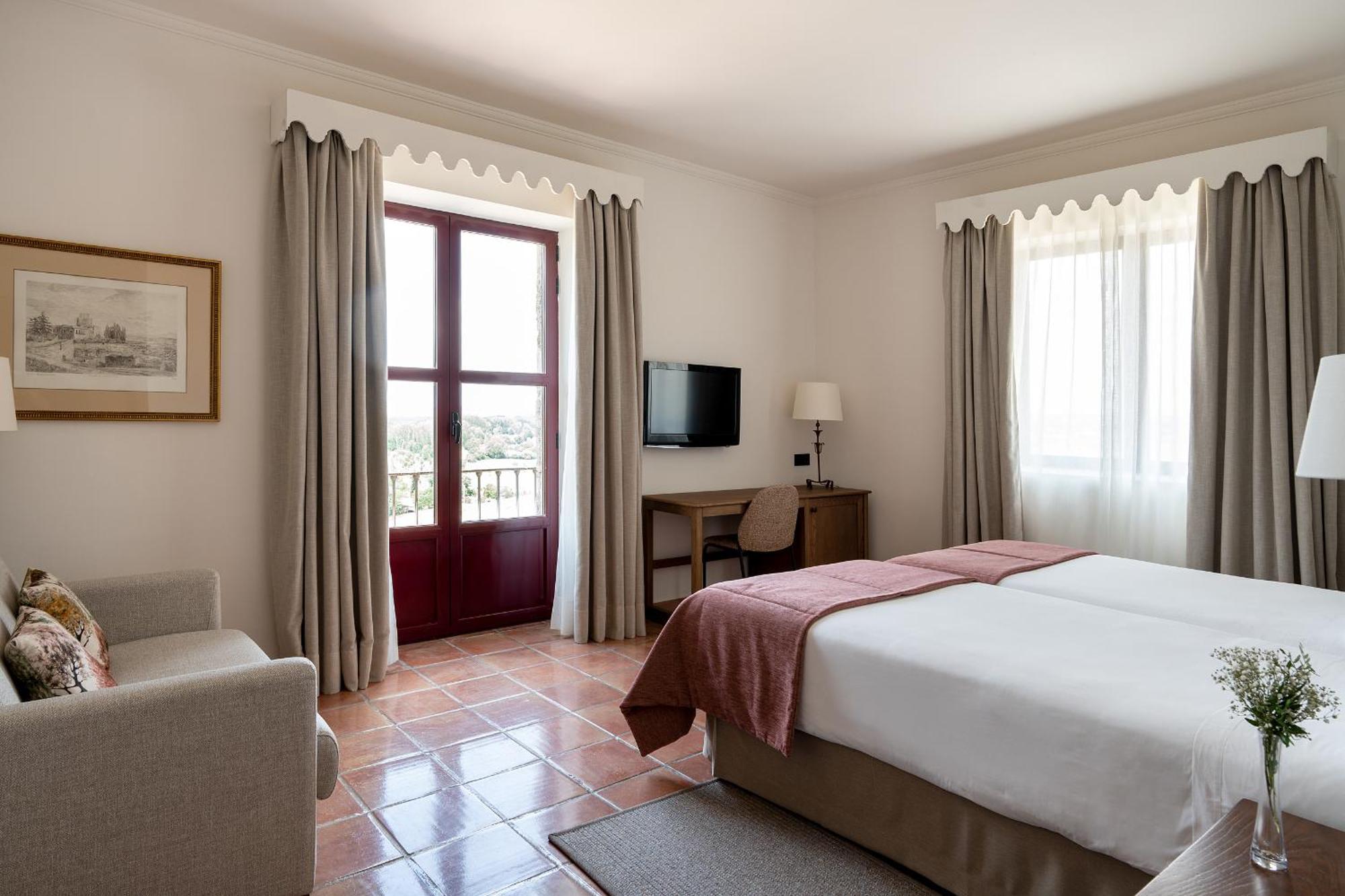 Parador De Ciudad-Rodrigo Esterno foto
