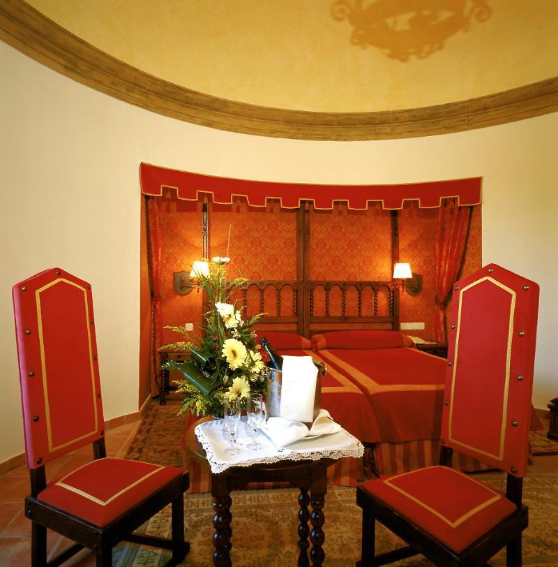 Parador De Ciudad-Rodrigo Esterno foto