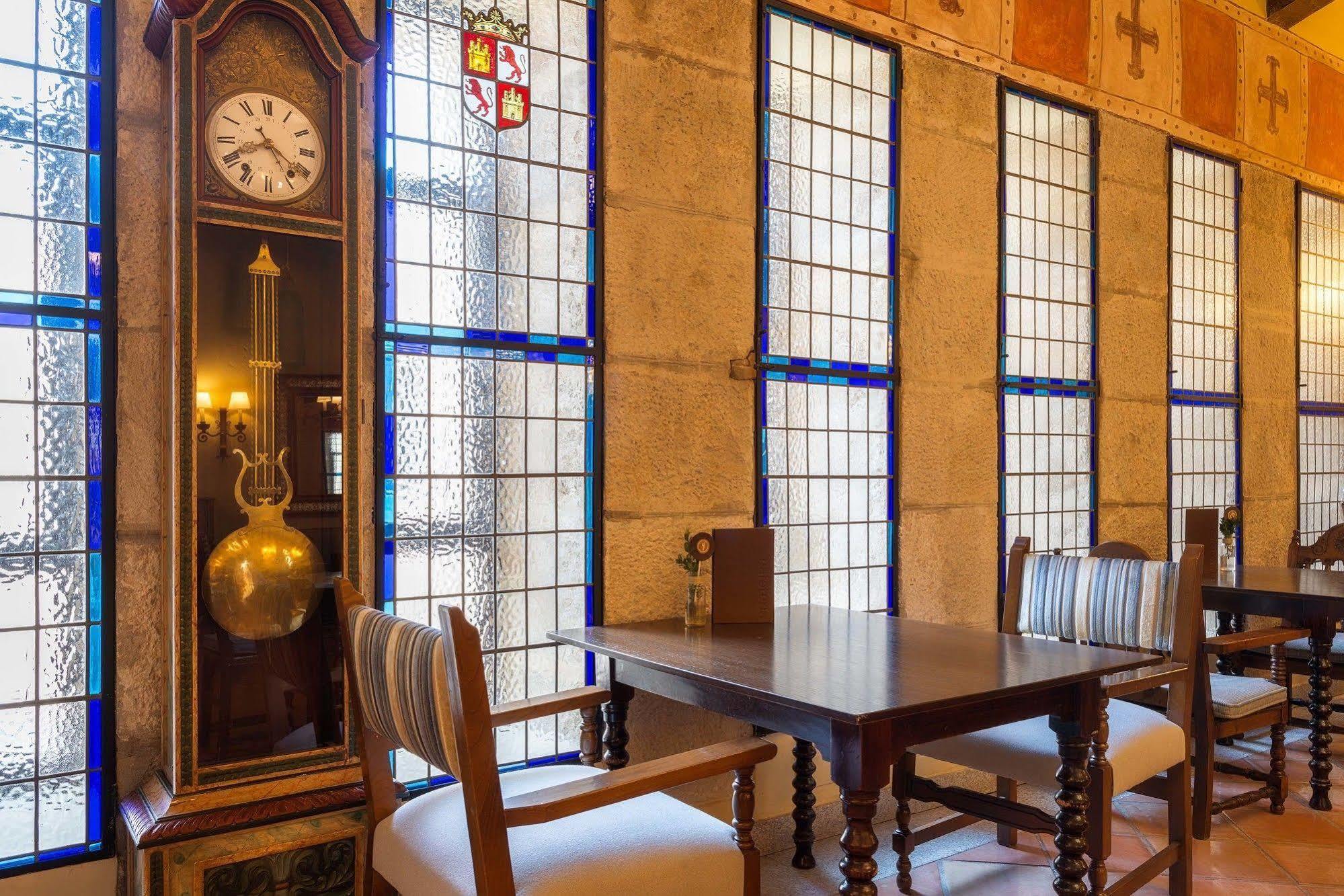 Parador De Ciudad-Rodrigo Esterno foto